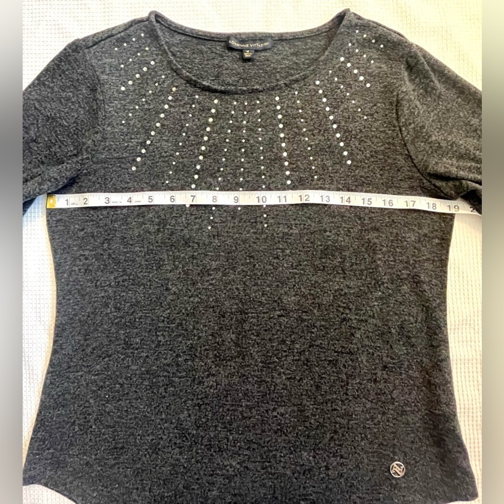 Adrienne Vittadini Gray 3/4 Sleeve Top with Embellished Design Women’s Medium - Picture 11 of 14